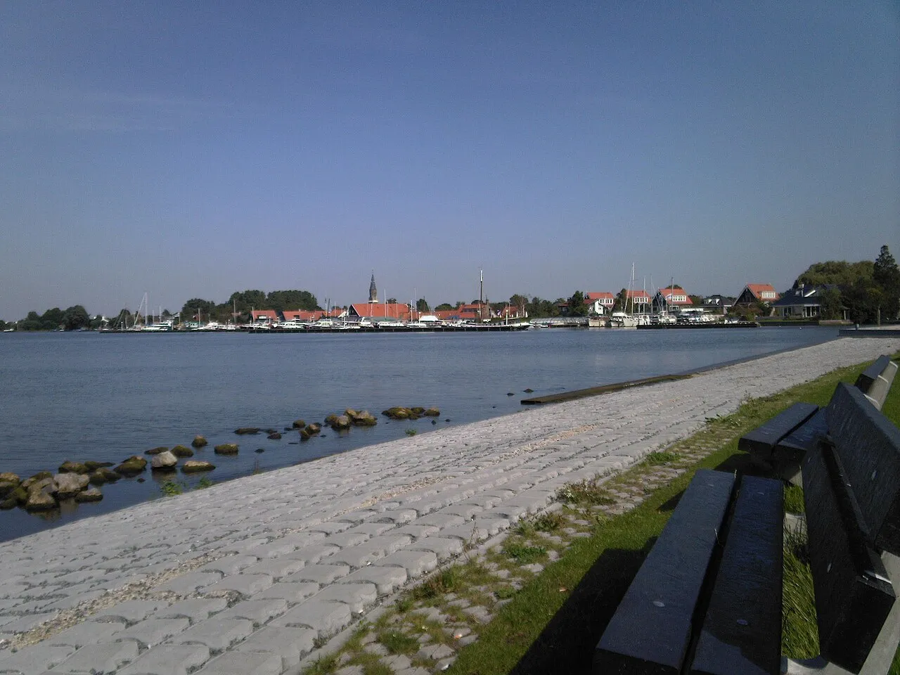 Westeinderplassen lake and the Aalsmeer shoreline in sunshine