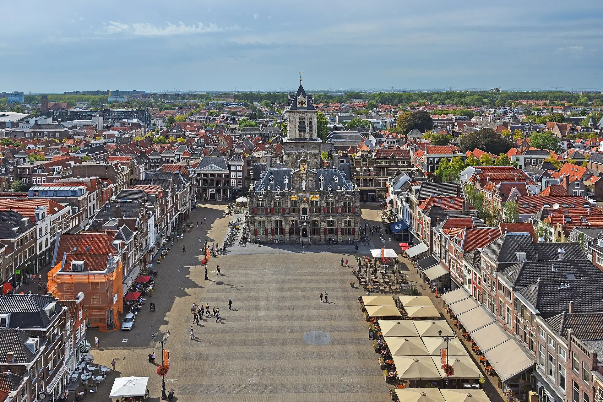 De Markt en het stadhuis van Delft